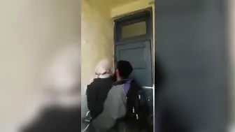سكس نسوانجي شاب ينيك بنت محجبة في حمام الجامعة
