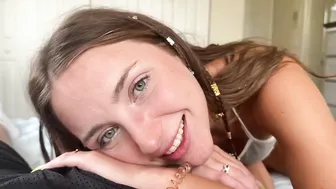 اخ مكتئب يمارس الجنس مع اخته الصغيره سكس متحرك