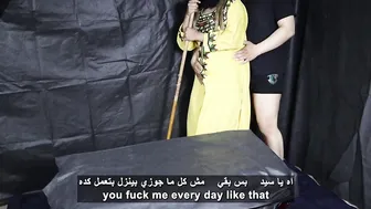 سكس عربى مصري بصوت وصورة واضحة الخادمة المتناكه مع الشيخ سيد