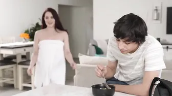 تحميل فيديو سكس عائلي ميلف بيضاء جميلة تتناك من ابن زوجها المراهق