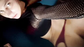 سكس عنيف جدا شرموطة تتناك من خرم طيزها بقوة من فحل اسود
