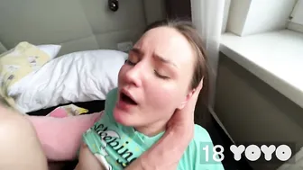 سكس الاب مع بنته لم يستطع الأب مقاومة ابنته الصغيرة وناكها من كسها المحلوق