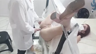 بنت مراهقة تتناك من دكتور في عيادة أمراض النساء سكس نيك اجنبي