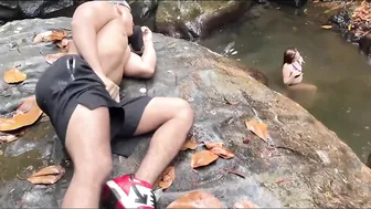 بنت تتناك في الغابة علي صخرة بعد الاستحمام افلام سكس موفيز ءىءء