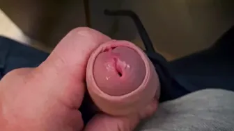 زوجة الاب تتناك بقوة في المطبخ وزوجها يتحدث على الهاتف افلام سكس مباشر