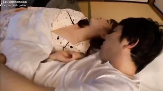 سكس عالمي مترجم يابانية بزازها كبيرة تتناك علي الارض