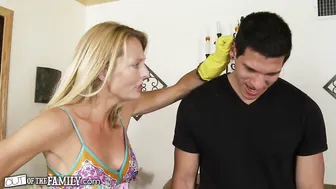 لا أستطيع التوقف عن النظر إلى طيز أمي - سكس ميلف امهات