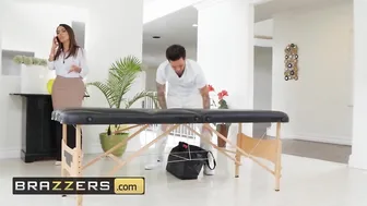 انبهر المدلك بطيز السيدة الكبيرة - سكس مساج اجنبي