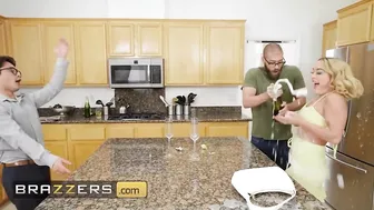 أمارس الجنس مع زوجة أخي العاهرة خلف ظهرة محارم سكس