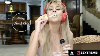 لا أمانع أن يأكل جدي كسي من وقت لآخر - سكس محارم في البيت