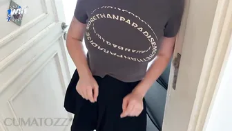 سكس بالمال الزوجة الخائنة لا تملك المال لدفع أجرة عامل التوصيل