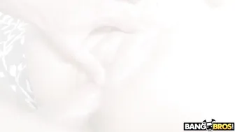 سكس عالي الجوده مايا خليفة تتناك من زب ضخم علي السرير