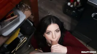 فيلم سكس علني في البار شرموطة تتناك والناس حولها