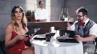 فيديو سكسي شيميل مع بعض في الحمام نيك ممتع من خرم الطيز