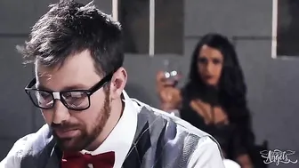 فيديو سكسي شيميل مع بعض في الحمام نيك ممتع من خرم الطيز