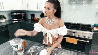 اندر ايدج سكس​ بنات مراهقات مع بعض في المطبخ