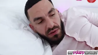 شاب يهرب مع بنت عمه من الحفلة ويفشخها نيك - سكس محارم مثير جدا