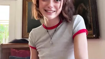 سكس اخوات هادي اخت تشعر بالملل تشتت انتباه اخوها وتجعله ينيكها